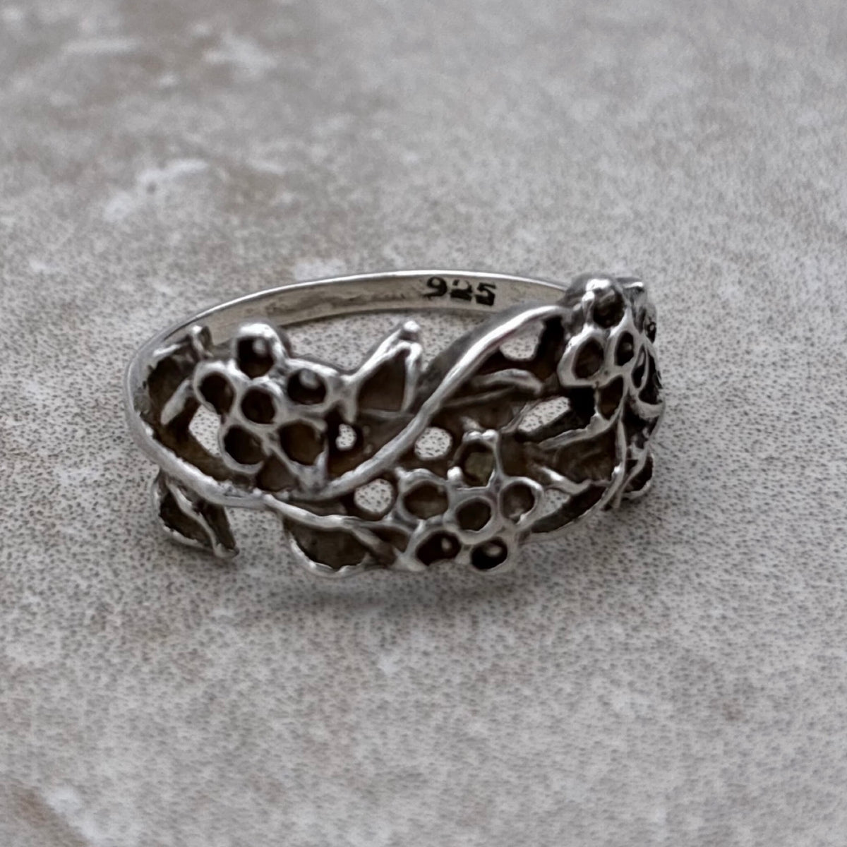 Sterling Botanical Vine Openwork Ring – Size 7.25