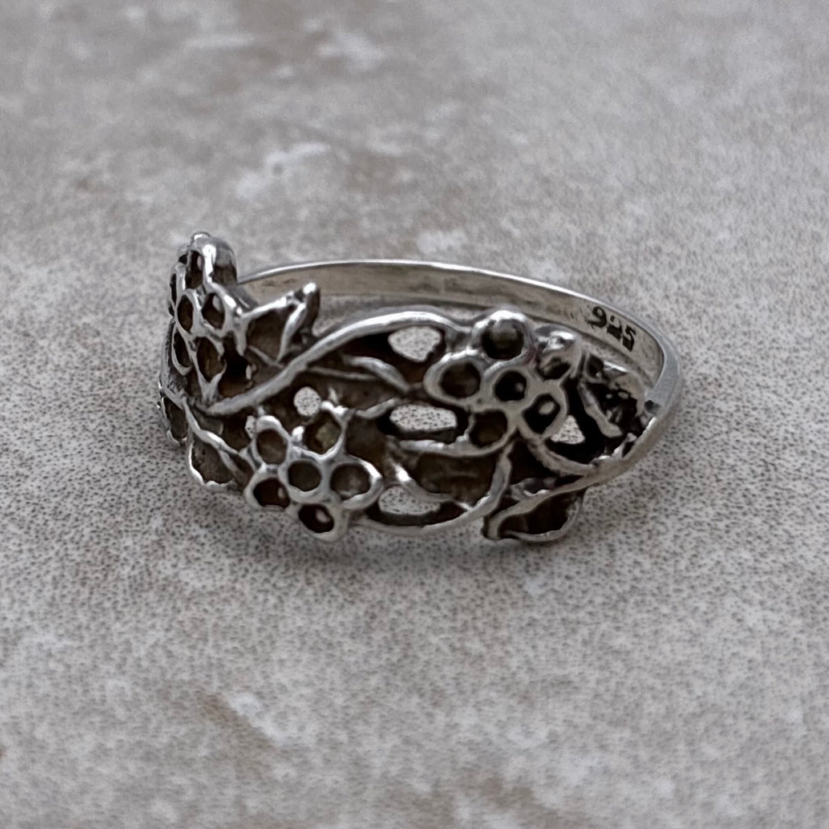 Sterling Botanical Vine Openwork Ring – Size 7.25
