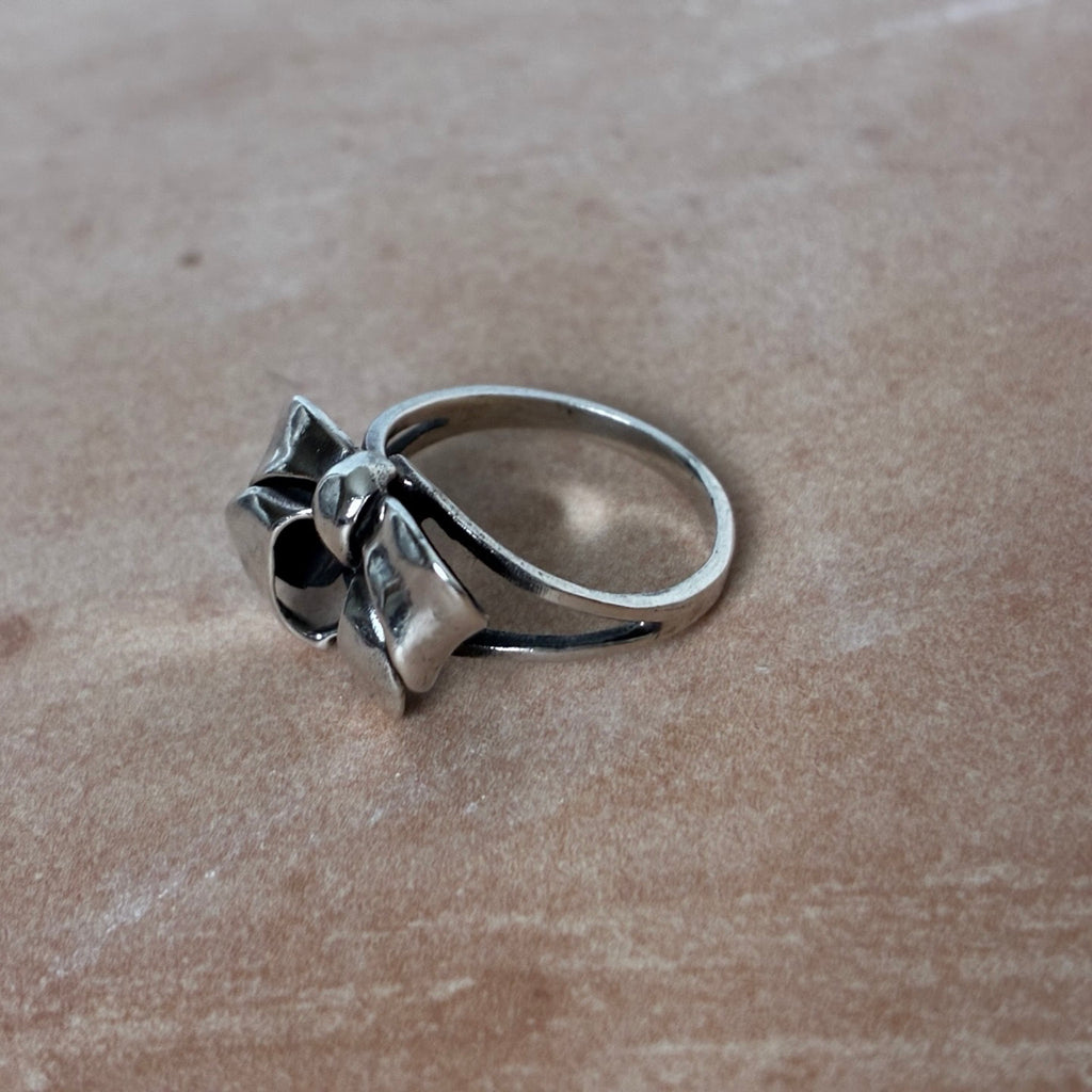 Sterling Silver Dimensional Ribbon Bow Ring – Size 5.25