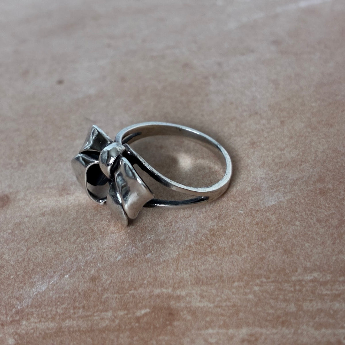 Sterling Silver Dimensional Ribbon Bow Ring – Size 5.25