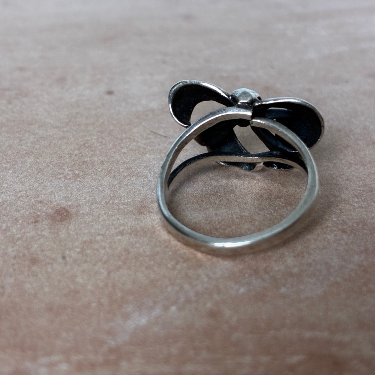 Sterling Silver Dimensional Ribbon Bow Ring – Size 5.25