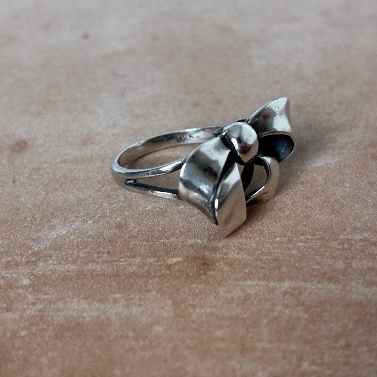 Sterling Silver Dimensional Ribbon Bow Ring – Size 5.25